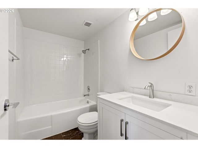 2211 Sw PARK Pl 702, Portland, OR 97205