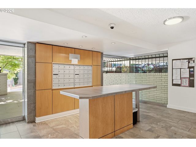 2211 Sw PARK Pl 702, Portland, OR 97205