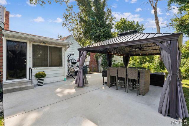 554 Southbrook Drive, Kirkwood, MO 63122