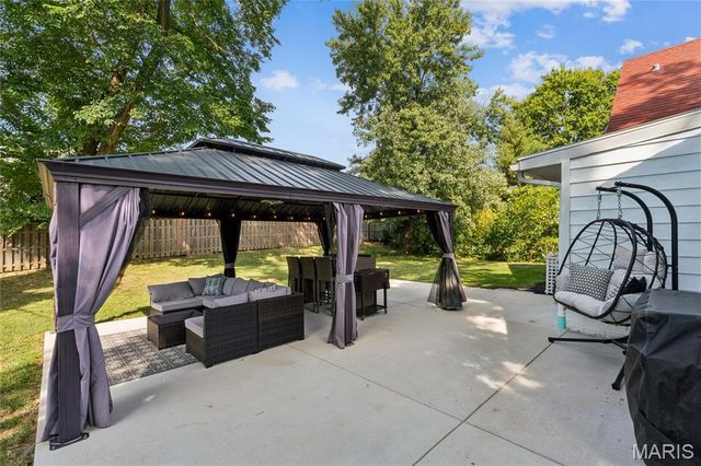 554 Southbrook Drive, Kirkwood, MO 63122