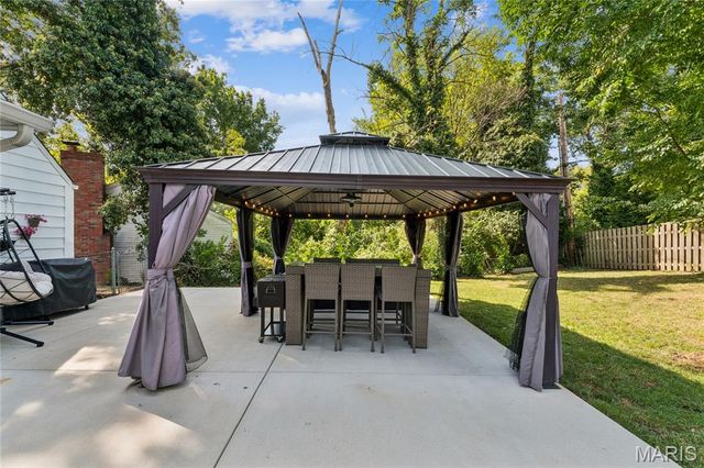 554 Southbrook Drive, Kirkwood, MO 63122