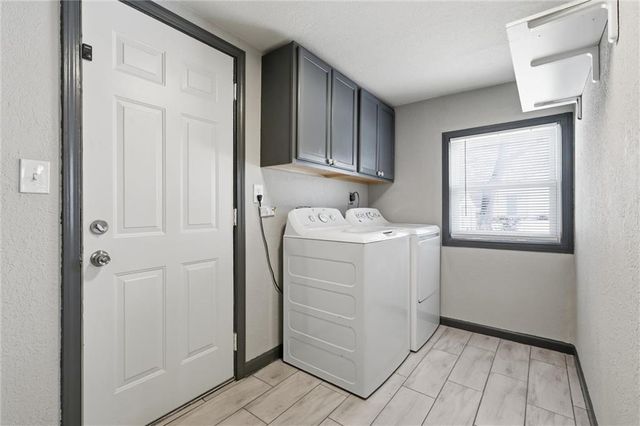 5920 W 71st Street, Overland Park, KS 66204