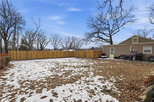 5920 W 71st Street, Overland Park, KS 66204