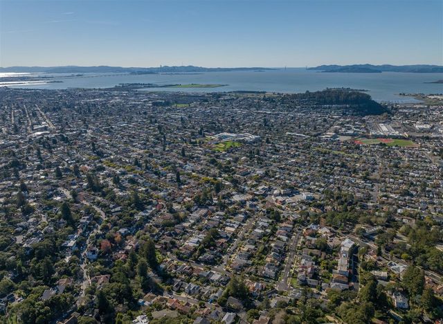 371 Ocean View Ave, Kensington, CA 94707