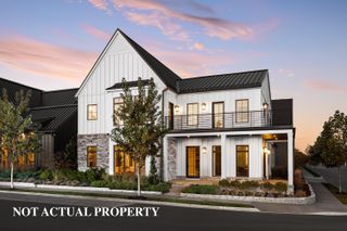 2402 Quarry Trails Drive, Columbus, OH 43228