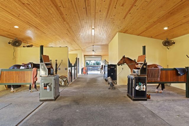 4980 Stables Way, Wellington, FL 33414