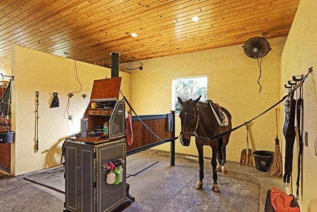 4980 Stables Way, Wellington, FL 33414