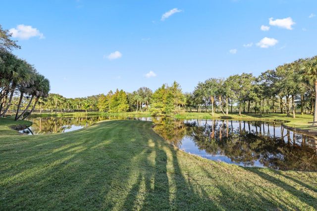 4980 Stables Way, Wellington, FL 33414