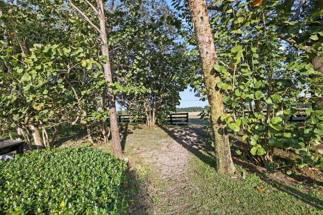 4980 Stables Way, Wellington, FL 33414