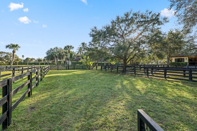 4980 Stables Way, Wellington, FL 33414