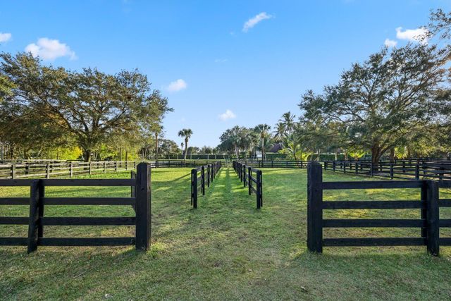 4980 Stables Way, Wellington, FL 33414