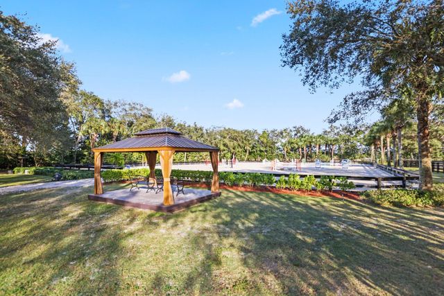4980 Stables Way, Wellington, FL 33414