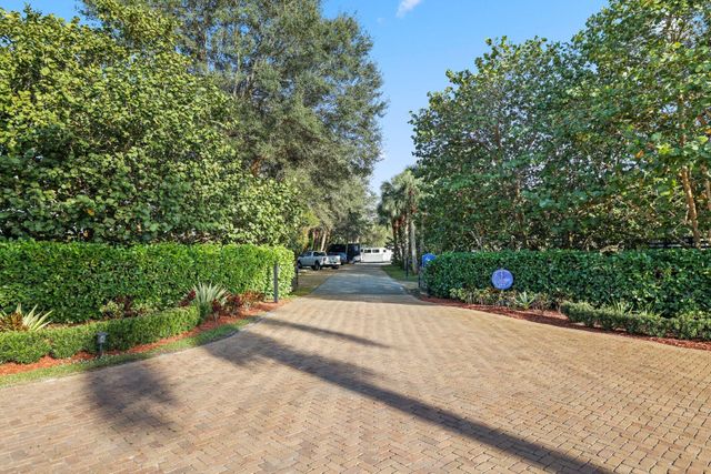 4980 Stables Way, Wellington, FL 33414