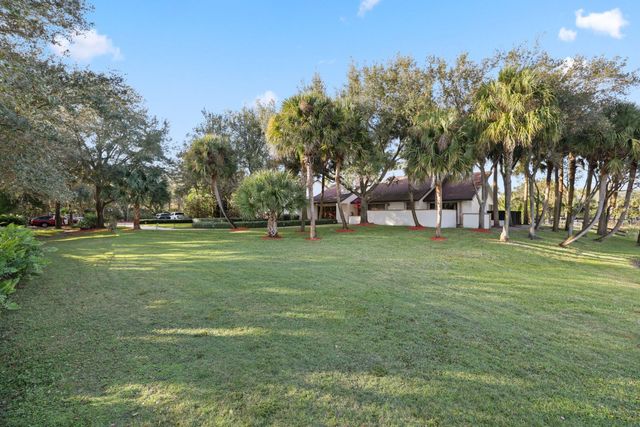 4980 Stables Way, Wellington, FL 33414