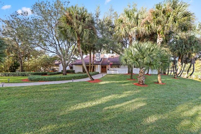 4980 Stables Way, Wellington, FL 33414