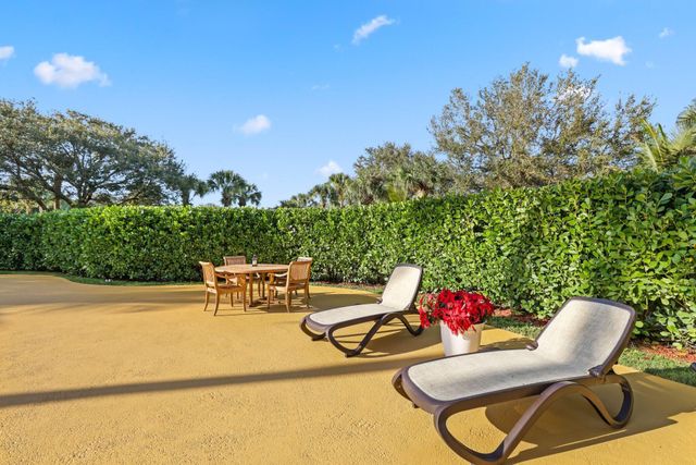 4980 Stables Way, Wellington, FL 33414