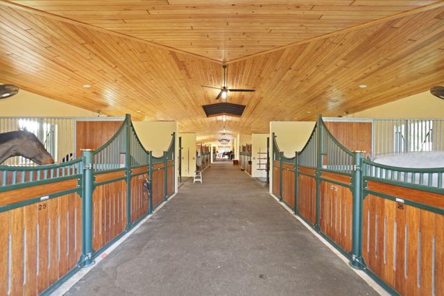 4980 Stables Way, Wellington, FL 33414