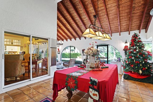 4980 Stables Way, Wellington, FL 33414