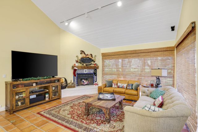 4980 Stables Way, Wellington, FL 33414