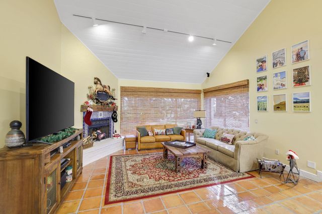 4980 Stables Way, Wellington, FL 33414