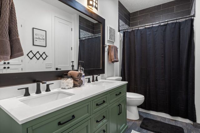 7447 213th Street N, Forest Lake, MN 55025