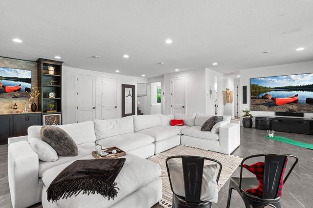 7447 213th Street N, Forest Lake, MN 55025