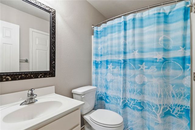 5925 Bishops Mill Dr, Corpus Christi, TX 78414