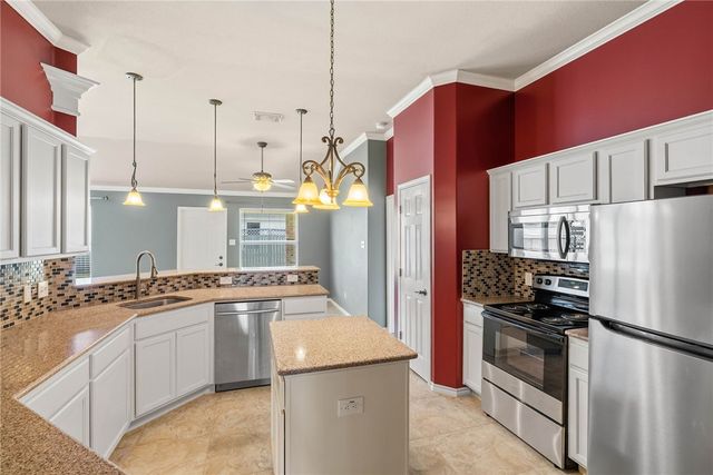 5925 Bishops Mill Dr, Corpus Christi, TX 78414