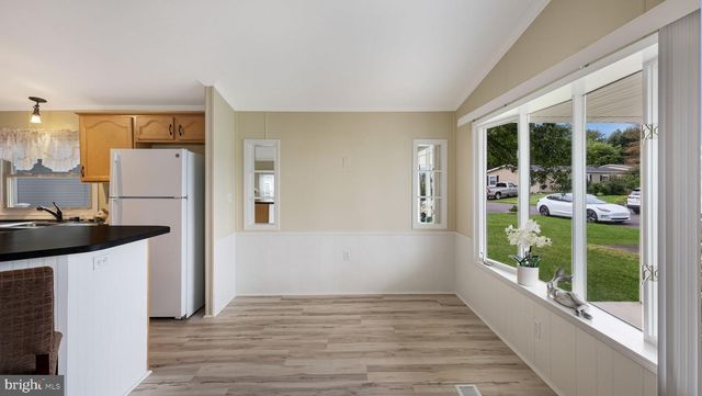 682 HONEY SUCKLE DR, North Wales, PA 19454