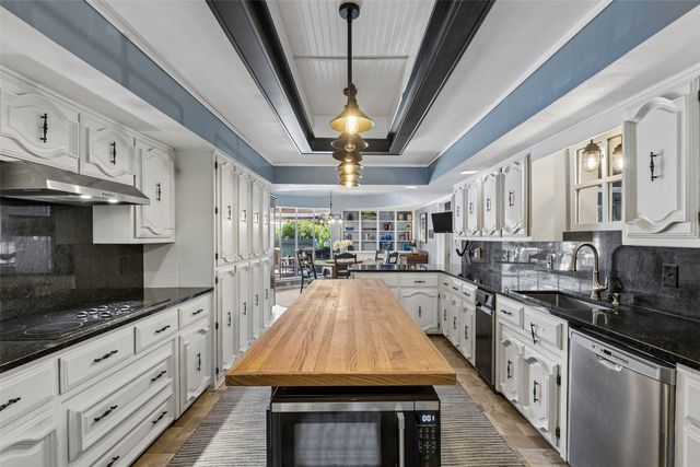 9212 Clover Valley Drive, Dallas, TX 75243