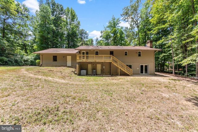 211 SLEEPY HOLLOW TRL, Fredericksburg, VA 22405