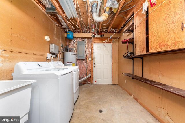 211 SLEEPY HOLLOW TRL, Fredericksburg, VA 22405