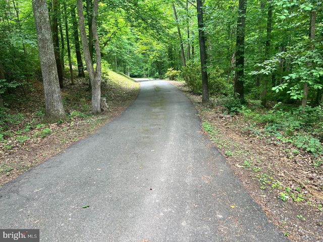 211 SLEEPY HOLLOW TRL, Fredericksburg, VA 22405