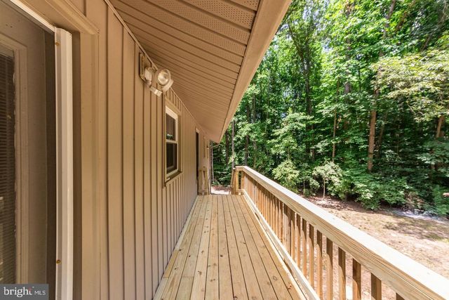 211 SLEEPY HOLLOW TRL, Fredericksburg, VA 22405