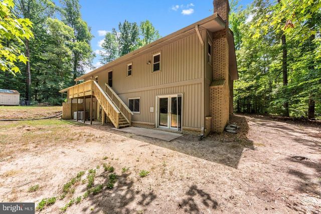 211 SLEEPY HOLLOW TRL, Fredericksburg, VA 22405