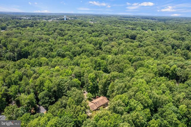 211 SLEEPY HOLLOW TRL, Fredericksburg, VA 22405