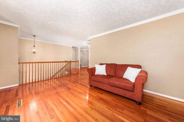 211 SLEEPY HOLLOW TRL, Fredericksburg, VA 22405