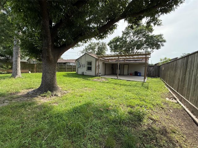 1807 Firwood Drive, Pasadena, TX 77502