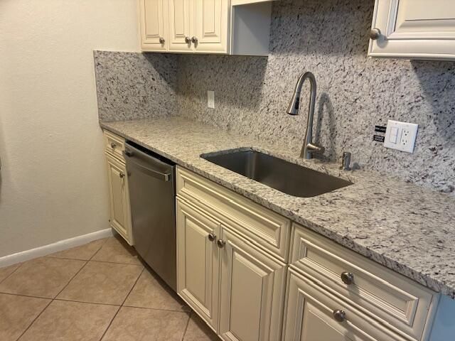 689 NE 6th Court 404, Boynton Beach, FL 33435