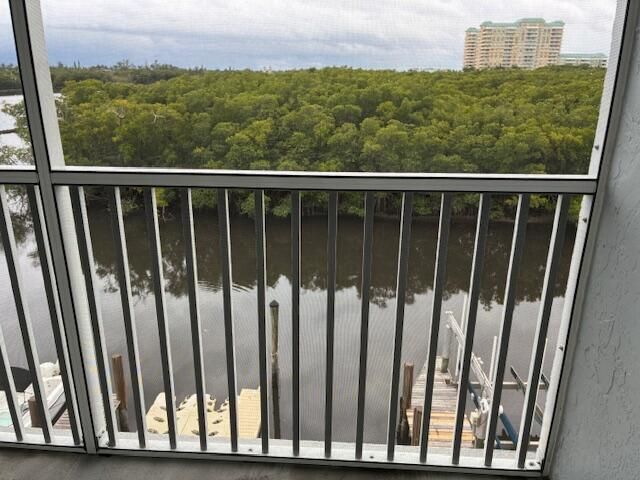 689 NE 6th Court 404, Boynton Beach, FL 33435