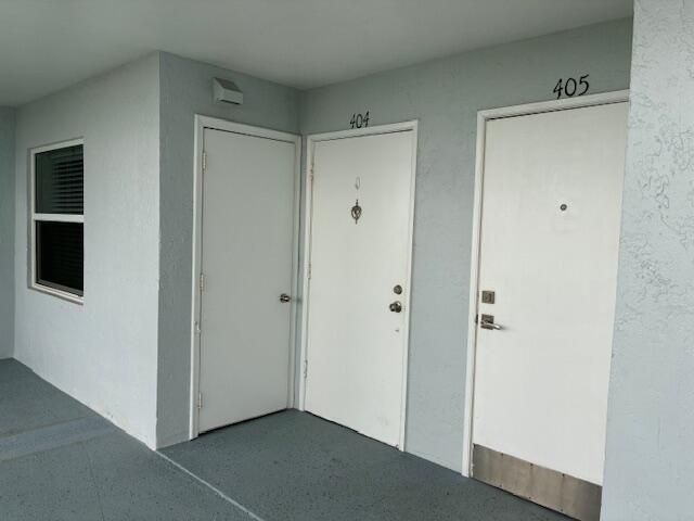 689 NE 6th Court 404, Boynton Beach, FL 33435