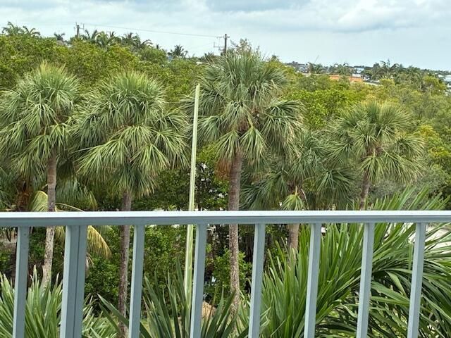 689 NE 6th Court 404, Boynton Beach, FL 33435