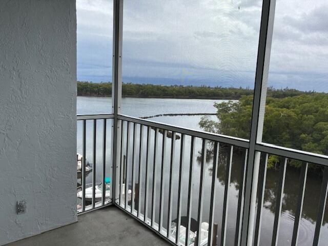 689 NE 6th Court 404, Boynton Beach, FL 33435