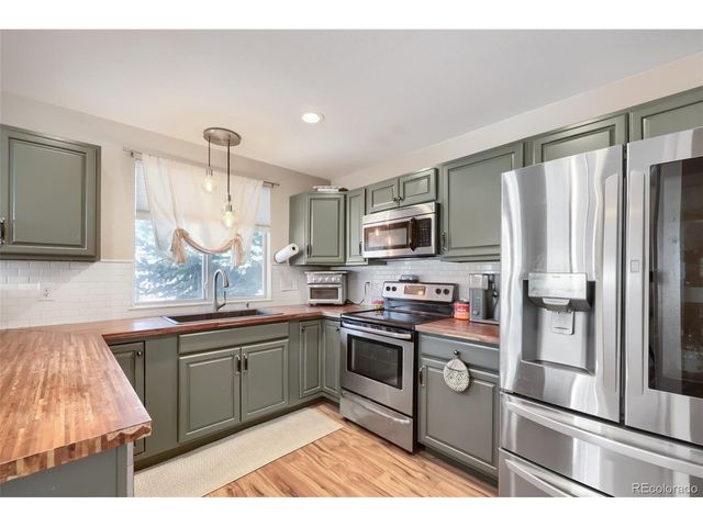 8746 Cloverleaf Cir, Parker, CO 80134