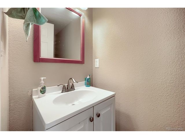 8746 Cloverleaf Cir, Parker, CO 80134