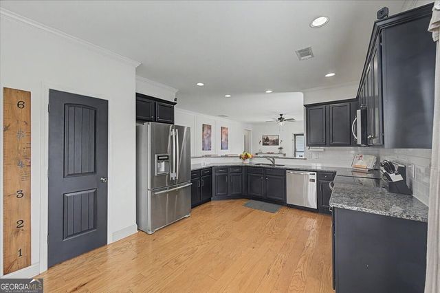 13 Woodland Cove NW, Cartersville, GA 30121