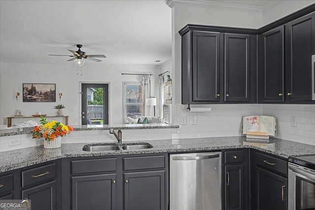 13 Woodland Cove NW, Cartersville, GA 30121