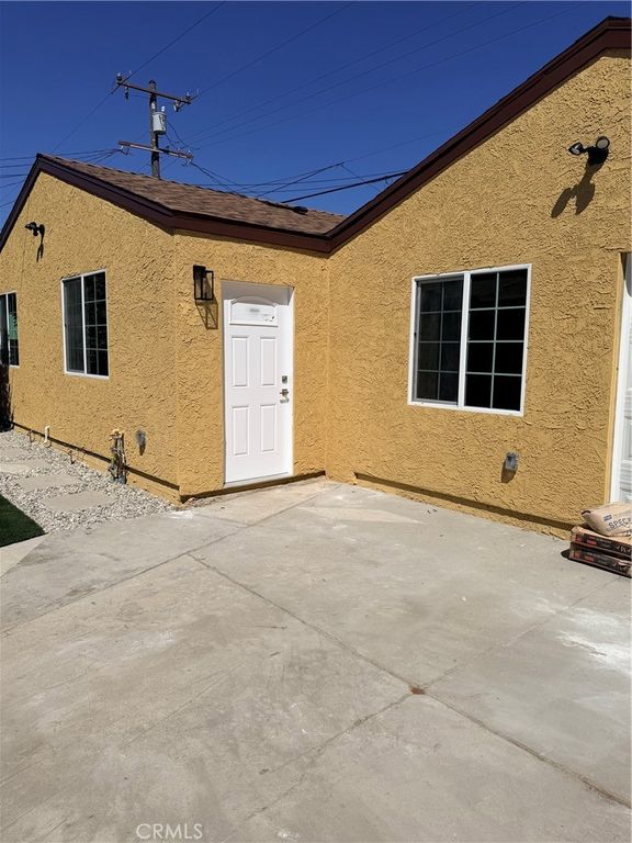 9314 Bryson B, South Gate, CA 90280