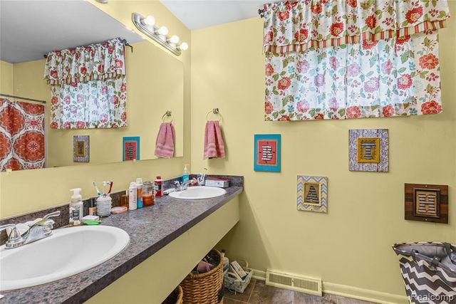 6270 E Dodge Road, Mount Morris, MI 48458