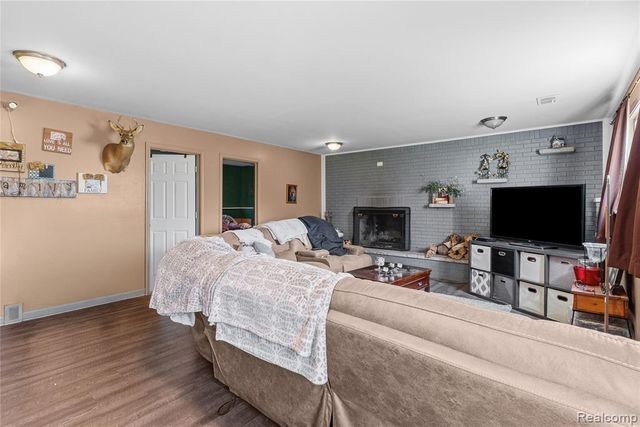 6270 E Dodge Road, Mount Morris, MI 48458